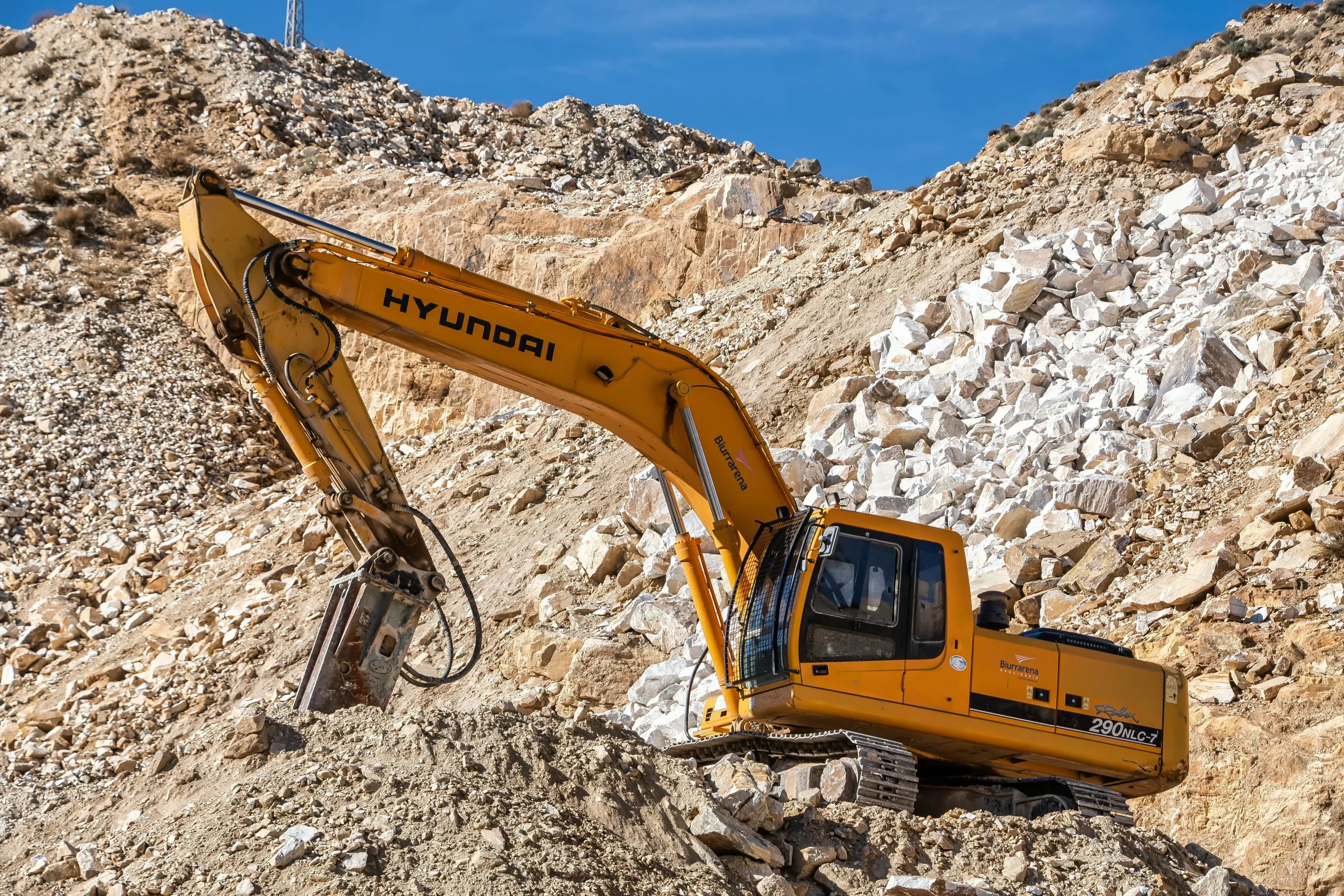 PELATIHAN MANAJEMEN PEMELIHARAAN ALAT BERAT (EXCAVATOR & DOZER)